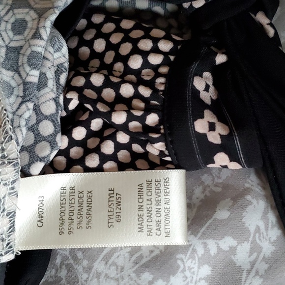 Max Studio- dress with slits on sleeves. Size: S. Pink and Black patterns. - Picture 5 of 5